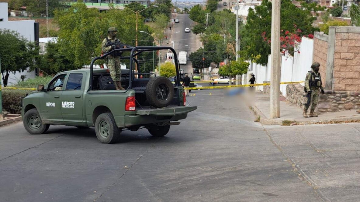 El hombre que perdió la vida este día, era un joven que fue atacado por sujetos armados en Culiacán, Sinaloa (21/02/2025). Foto: Especial