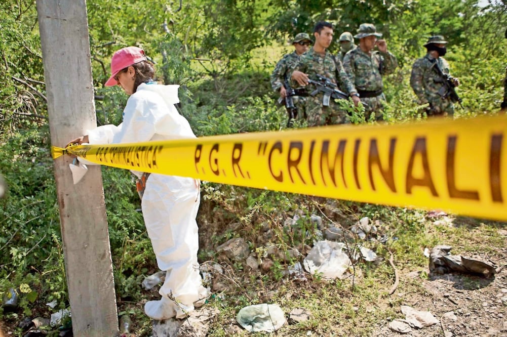 Las pesquisas de la PGR llevaron a los investigadores a la conclusión de que los normalistas de Ayotzinapa fueron cremados en un basurero en Cocula y arrojados en bolsas al río Cocula (ARCHIVO EL UNIVERSAL)