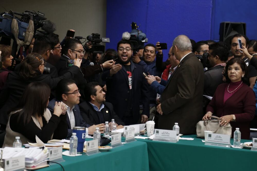 Alfredo Lecona, integrante de Seguridad Sin Guerra, solicitó a los diputados que “hicieran las cosas bien” y escucharan a los expertos (AGUSTÍN SALINAS. EL UNIVERSAL)