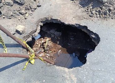 Fugas de agua potable en Ecatepec preocupa a vecinos; una provocó un socavón