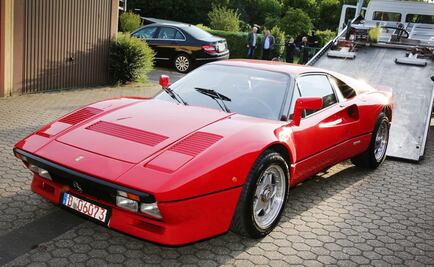 Pide probar Ferrari de más de 2 millones de euros… y se lo roba