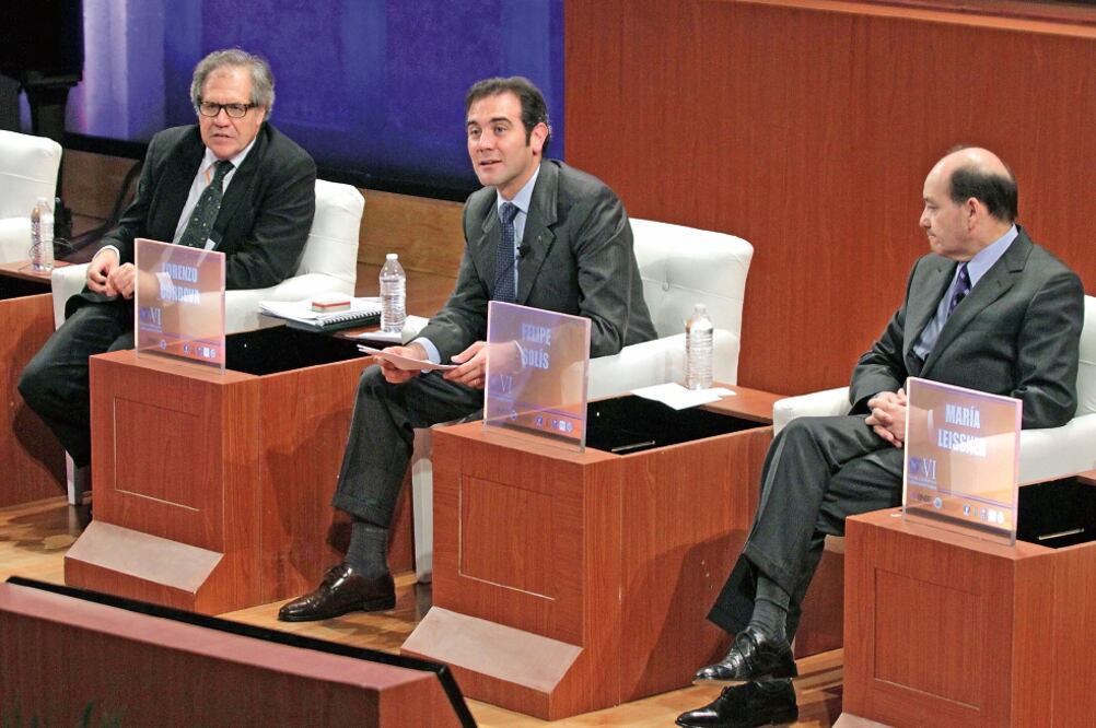 Luis Almagro, Lorenzo Córdova y Felipe Solís, durante su participación en el VI Foro de la Democracia Latinoamericana (CARLOS MEJIA. EL UNIVERSAL)