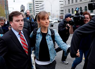 Allison Mack, actriz de "Smallville", hablará sobre su pasado con la secta Nxivm en un podcast