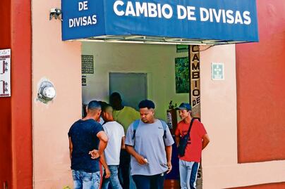 Crecen remesas de migrantes que van de paso por México