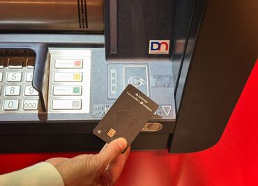 ¿Eres cliente Santander? ya podrás hacer retiros de efectivo sin contacto en sus cajeros