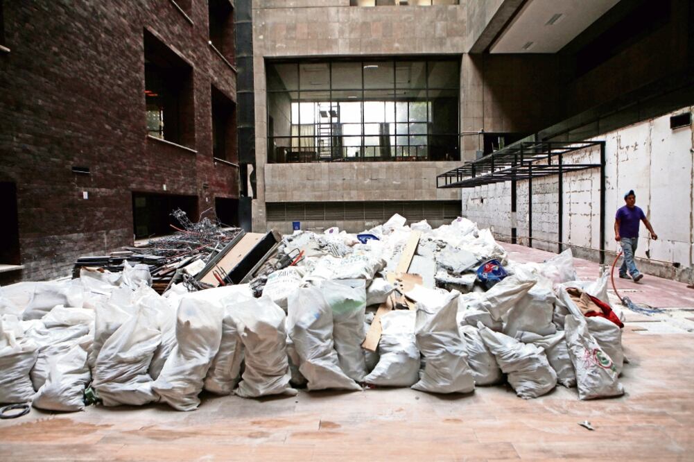 Los espacios otorgados para el Salón Cristales y La Terraza están sin operar. Los restaurantes entrarán en operaciones a partir del 1 de septiembre, fecha en que inicia el próximo periodo ordinario en la Cámara Baja (FOTOS: VALENTE ROSAS. EL UNIVERSAL)