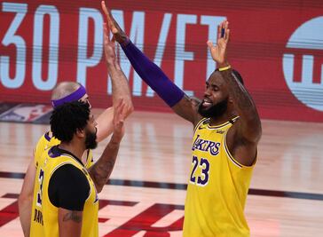 Los Lakers se ponen a un juego de la final del Oeste de la NBA