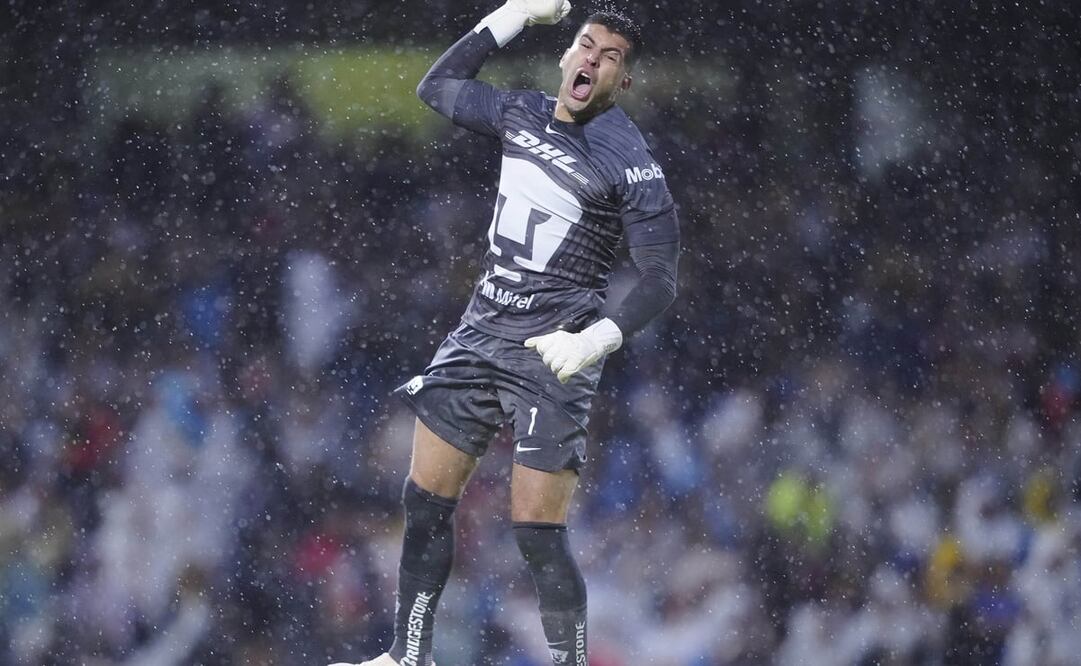 El portero de los universitarios convirtió ante Toluca / Foto: Imago7