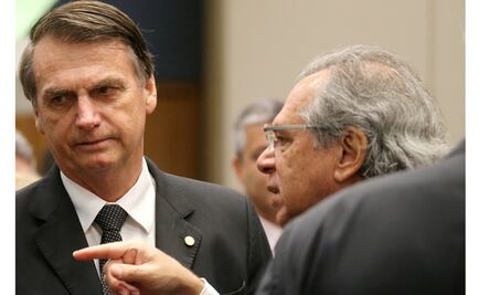 Investigan a asesor de Bolsonaro, candidato brasileño, por presunto fraude