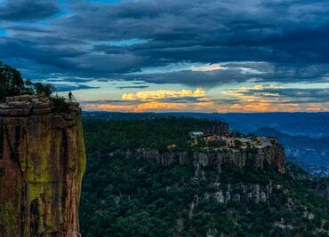 Las Barrancas del Cobre por la vía del Ferrocarril Chepe