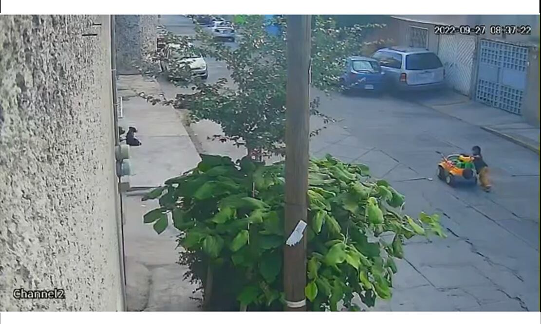 Policía detiene a hermanos que deambulaban solos en Neza… ¡Tenían uno y cinco años!