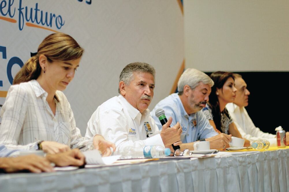 Parte del proyecto de gobierno del abanderado de CREO es generar condiciones de seguridad para que las oaxaqueñas desarrollen su potencial (ESPECIAL)