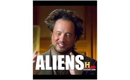 El investigador Giorgio Tsoukalos está feliz de ser un meme