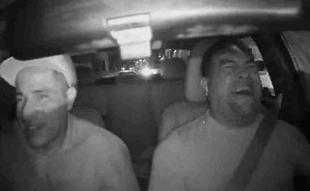 Ladrón burlándose de la víctima a quien le había robado un auto Foto: Especial/El Universal