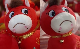 Año Nuevo Chino 2026: peluche de caballo se viraliza por esta razón; descubre su historia