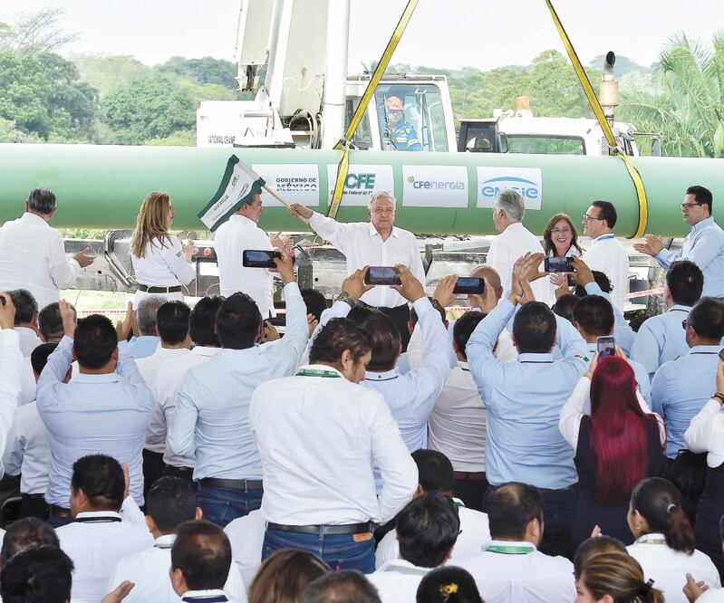 El presidente Andrés Manuel López Obrador encabezó ayer el banderazo para la construcción del gasoducto Cuxtal I. La obra, indicó, será inaugurada entre julio y agosto próximos y se prevé que beneficie a 2 millones de personas. Foto:PRESIDENCIA