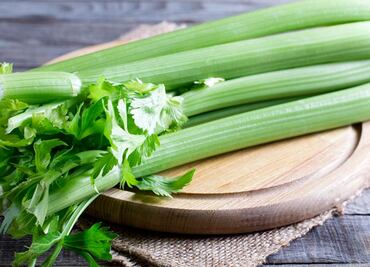 Qué enfermedades ayuda a prevenir el apio