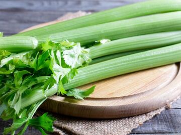 Qué enfermedades ayuda a prevenir el apio
