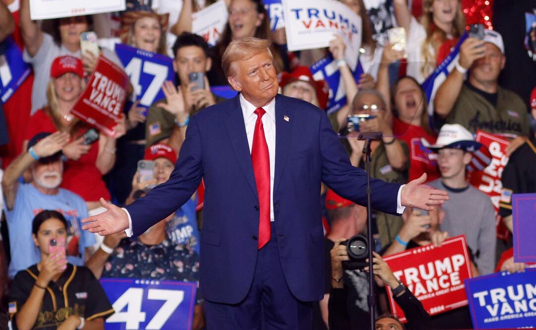 En la última semana, durante sus discursos de campaña, Trump se ha desviado de las políticas de las que se suponía que iba a hablar para retomar sus conocidas líneas de ataque e insultos. Foto: AP