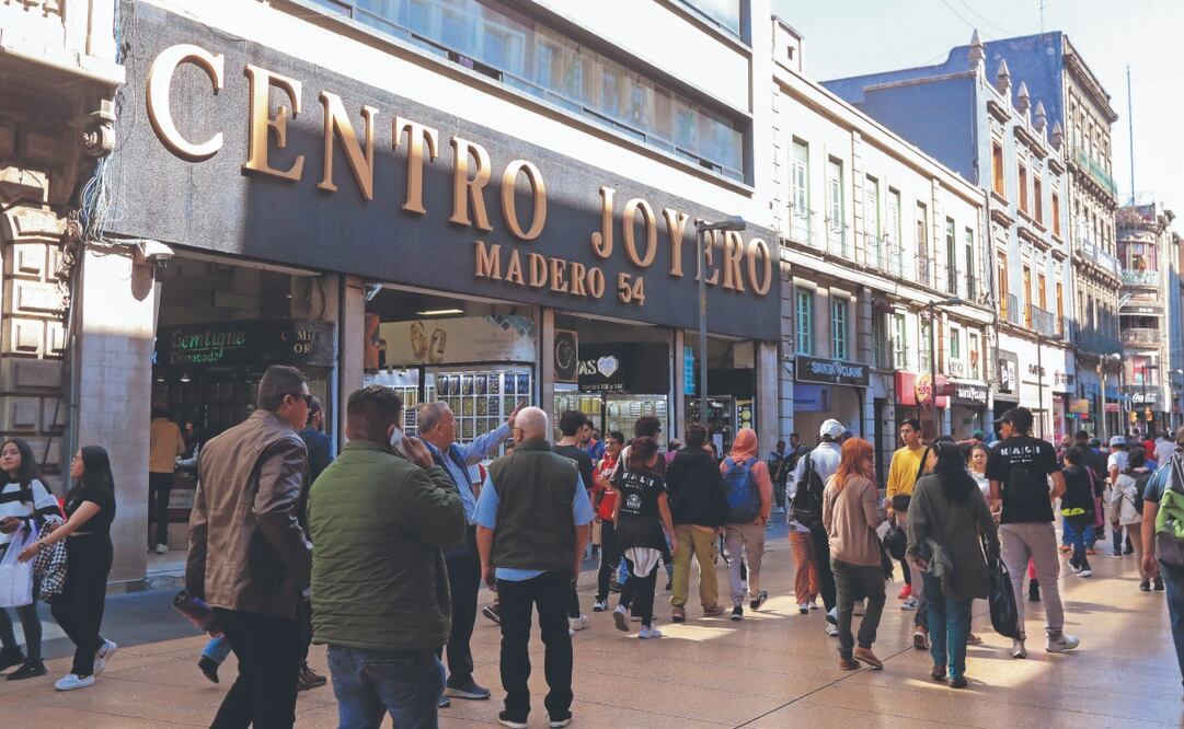 Joyerías en la zona centro, así como plazas en las que se vende oro y relojes de alta gama, cuentan ahora con cámaras y botones de pánico. Foto: de AXEL SÁNCHEZ. EL UNIVERSAL