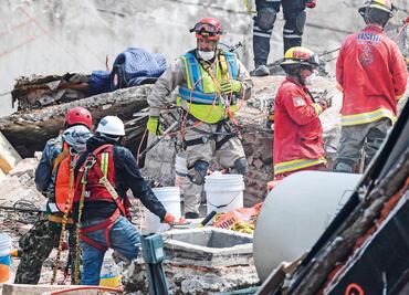 Xochimilco remueve sus escombros