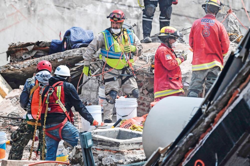 Xochimilco, una de las delegaciones más afectadas por el terremoto de la semana pasada, lucha por volver a la normalidad cuanto antes. (RONALDO SCHEMIDT. AFP)