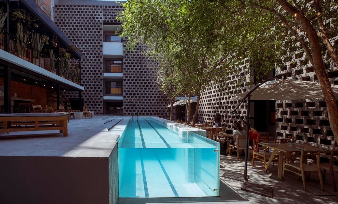La alberca del Hotel Carlota tiene un borde transparente muy instagrameable. Foto: Edgar Silva Fuentes S. El Universal