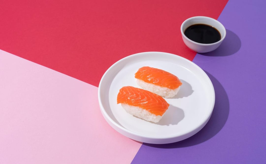  La salsa de soya es uno de los productos más utilizados al comer sushi, pero sabes cuál es su verdadero origen, en Menú te contamos.