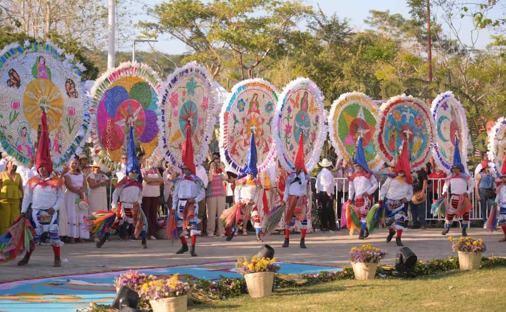 Arranca Cumbre Tajin "Tapaxawan, Alegría que une culturas"; Rocío Nahle destaca valor vivo de las culturas originarias.
Foto: Especial.