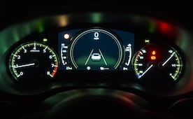 Qué significa el testigo del reloj en el tablero del auto