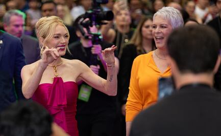 Con nostalgia y gritos, fans mexicanos dan la bienvenida a Lindsay Lohan y Jamie Lee Curtis; las actrices visitaron la CDMX