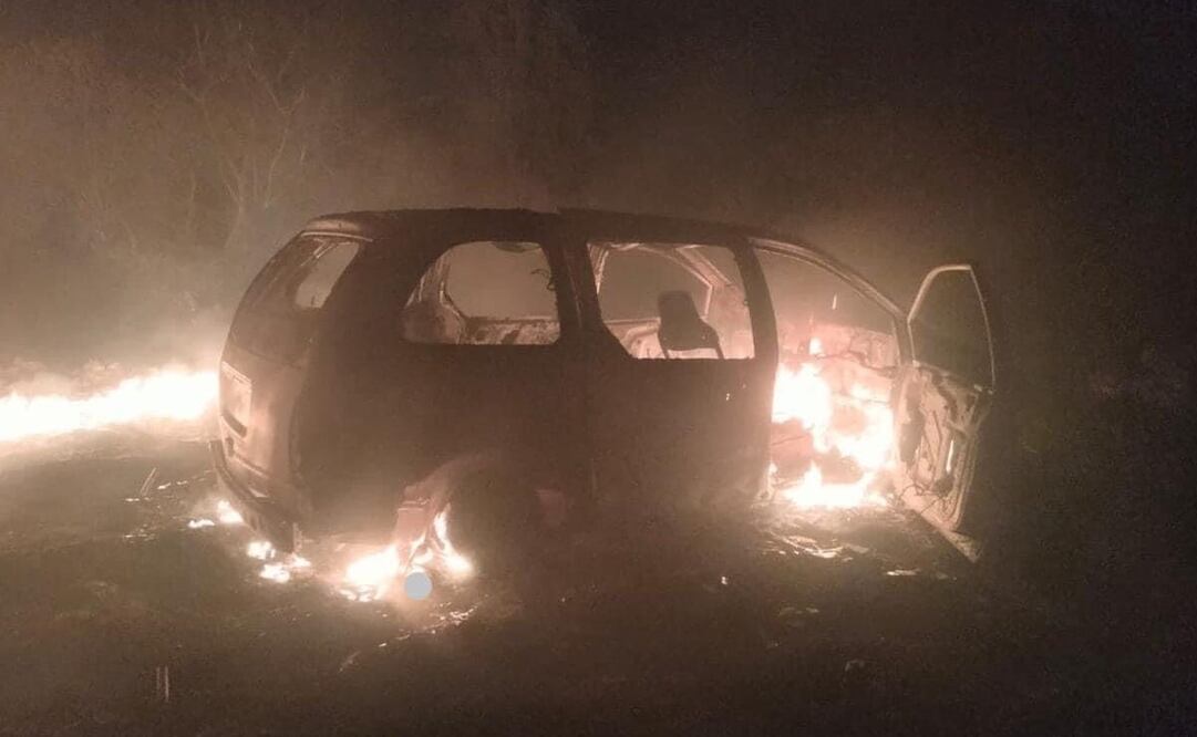 Explotó una camioneta en Tlahuelilpan que estaba conectada aun ducto de Pemex. Foto: Especial