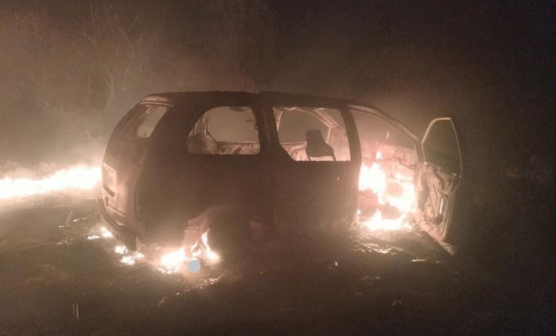 Explotó una camioneta en Tlahuelilpan que estaba conectada aun ducto de Pemex. Foto: Especial