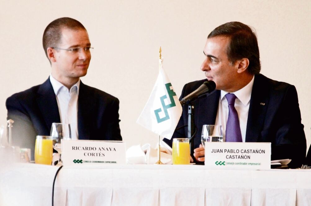 Ricardo Anaya, dirigente nacional del PAN, durante la reunión que sostuvo con integrantes del CCE, encabezados por su presidente, Juan Pablo Castañón (ESPECIAL)