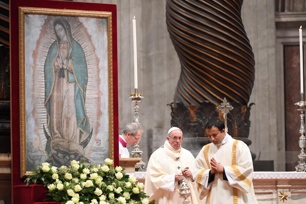 La ceremonia se realizó en la Basílica de San Pedro del Vaticano celebró un oficio religioso en honor de la Virgen de Guadalupe, patrona de América (Foto: EFE)