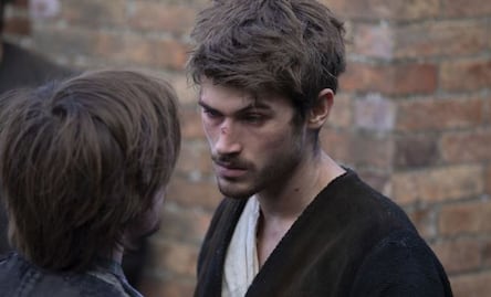 La serie francesa de época en Netflix que te atrapará de inicio a fin