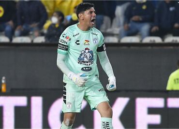 Óscar Ustari abandonaría Pachuca por problemas con Guillermo Almada