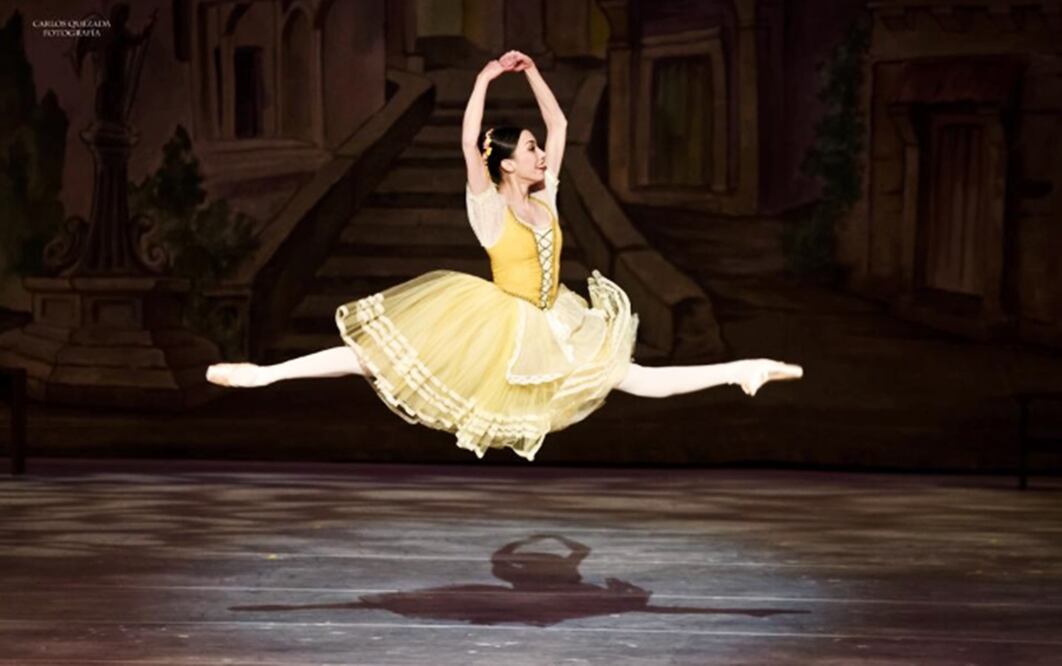 La agrupación de danza del Instituto Nacional de Bellas Artes y Literatura, recuperó, para esta Temporada 2023, en su Programa 2, un clásico del ballet, “Coppélia”.
Foto: Compañía Nacional de Danza