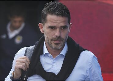 VIDEO: Fernando Gago recibe abucheos de la afición de Chivas previo al Clásico Tapatío