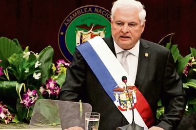 Detienen a ex presidente de Panamá