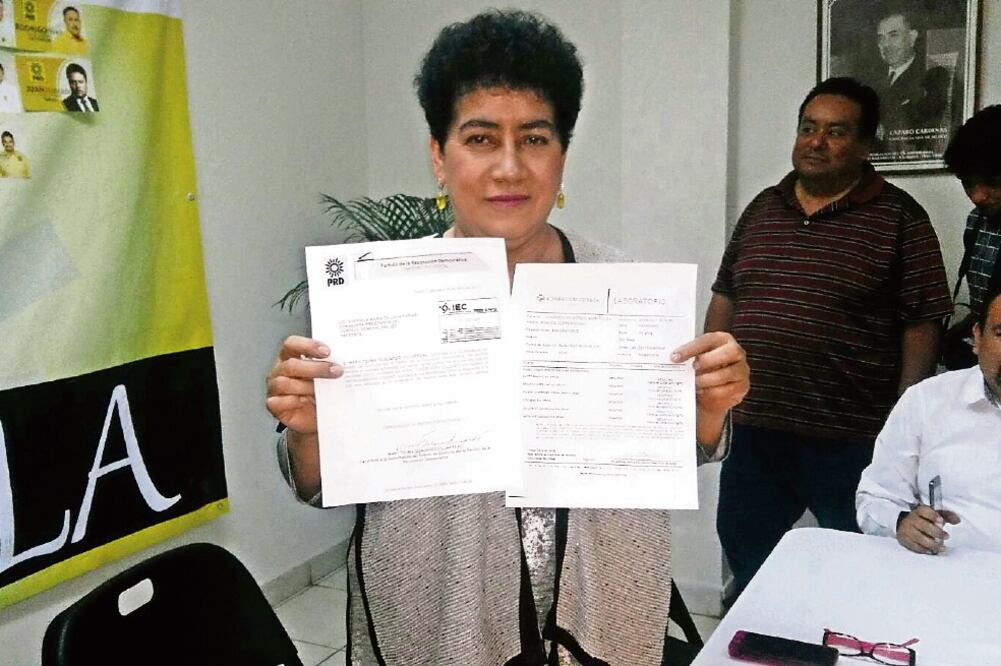 Prueba. La candidata perredista, Mary Telma Guajardo, reveló su examen antidoping, que resultó negativo, y llamó a sus correligionarios a unirse (ARCHIVO. EL UNIVERSAL)