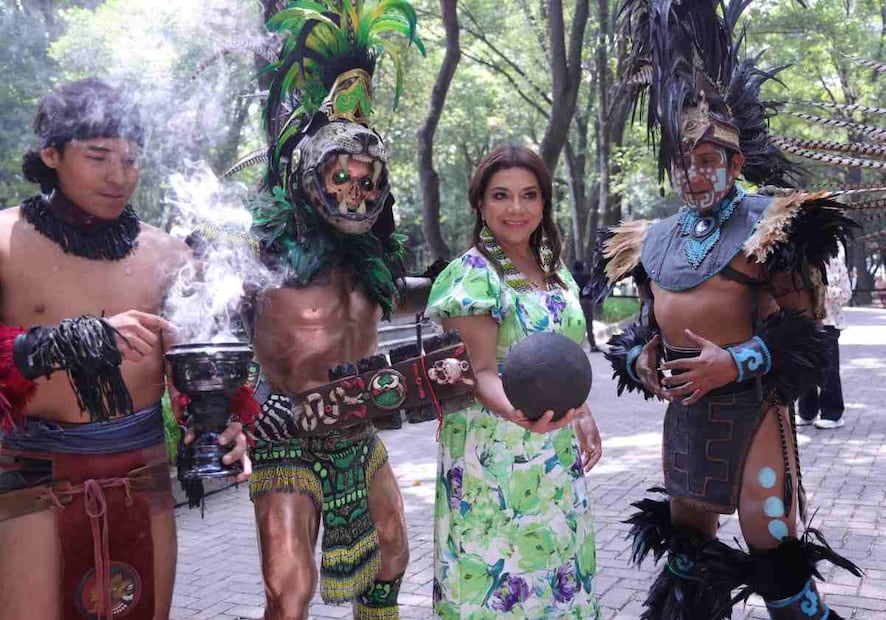 "Queremos que la población de esta ciudad deje de ser espectadora frente a las pantallas y se convierte en protagonista de un Mundial con cultura y deporte", mencionó la mandataria. Foto: Especial