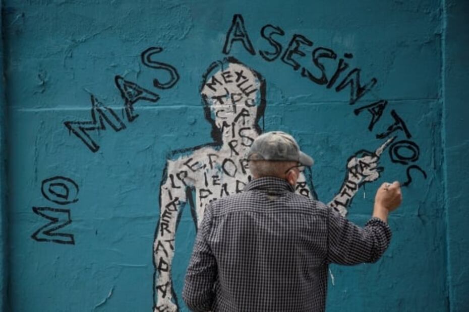 Artistas pintan mural en la Roma; exigen justicia por periodistas asesinados
