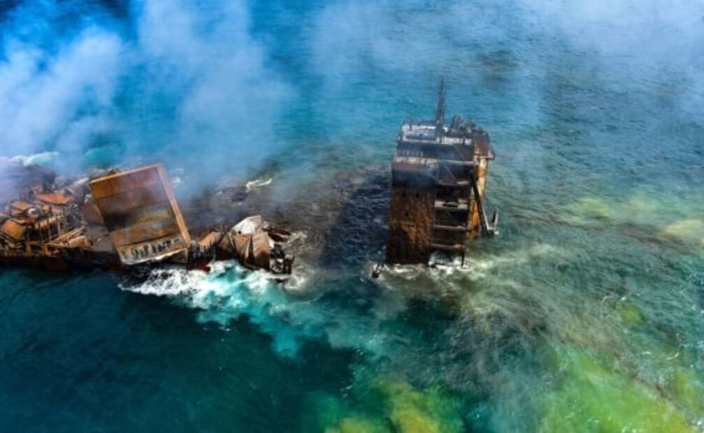 Buque con petróleo y químicos se hunde en las costas de Sri Lanka