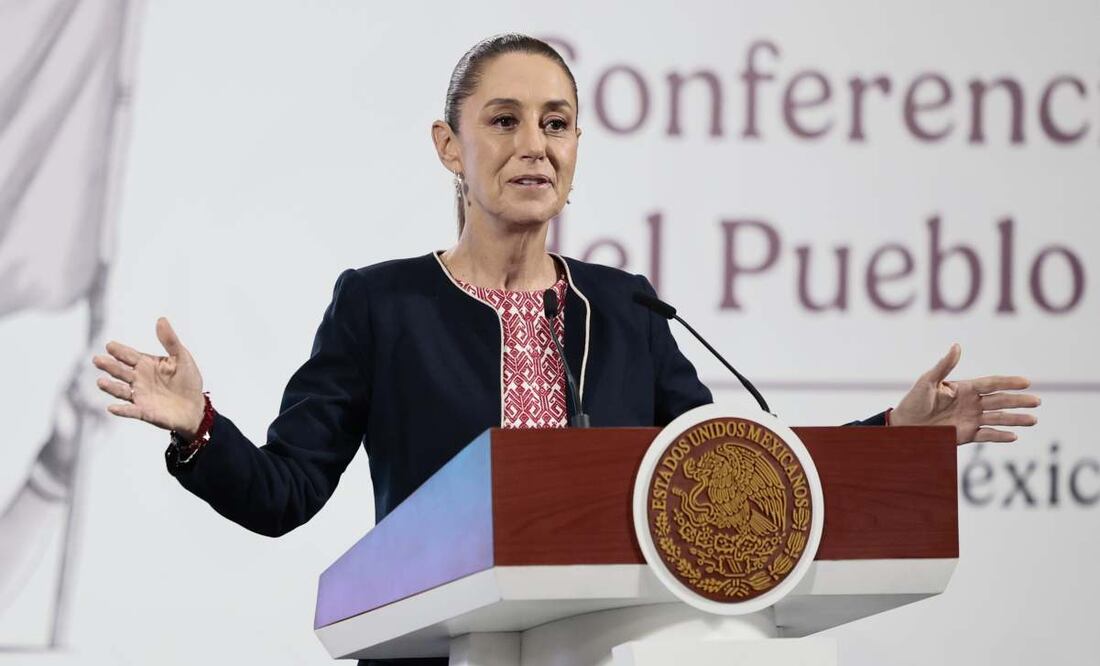 La presidenta de México, Claudia Sheinbaum, participa durante su conferencia de prensa matutina este viernes, en Palacio Nacional de la Ciudad de México (México). EFE/José Méndez