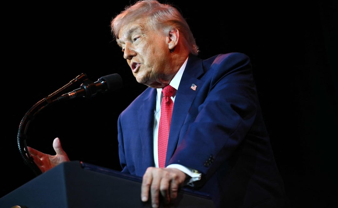 El presidente de Estados Unidos, Donald Trump, habla durante el retiro de los miembros del Partido Republicano (GOP) de la Cámara de Representantes en el Kennedy Center en Washington, DC, el 6 de enero de 2026. Foto: AFP