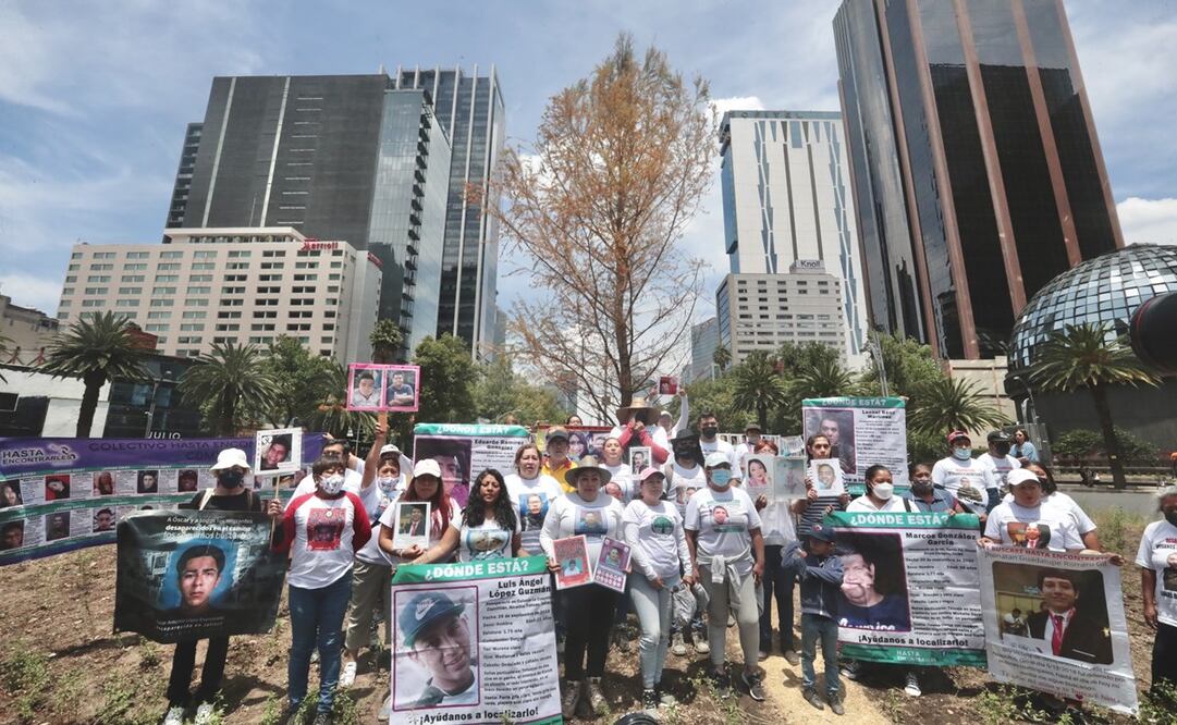 La Glorieta de las y los desaparecidos se instaló en la glorierta del Ahuehuete / Foto: Ernesto Álvarez.