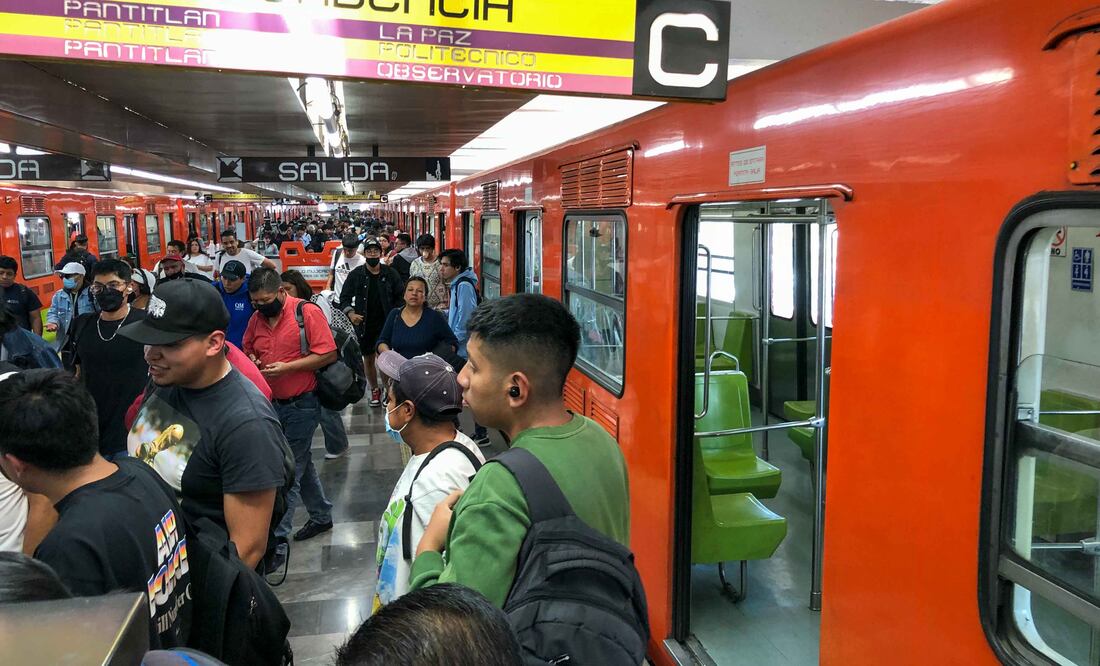 Los sucesos fueron en el acceso a la Línea 1 del Sistema de Transporte Colectivo (STC) Metro en la estación Pantitlán. Foto: Diego Simón/EL UNIVERSAL.