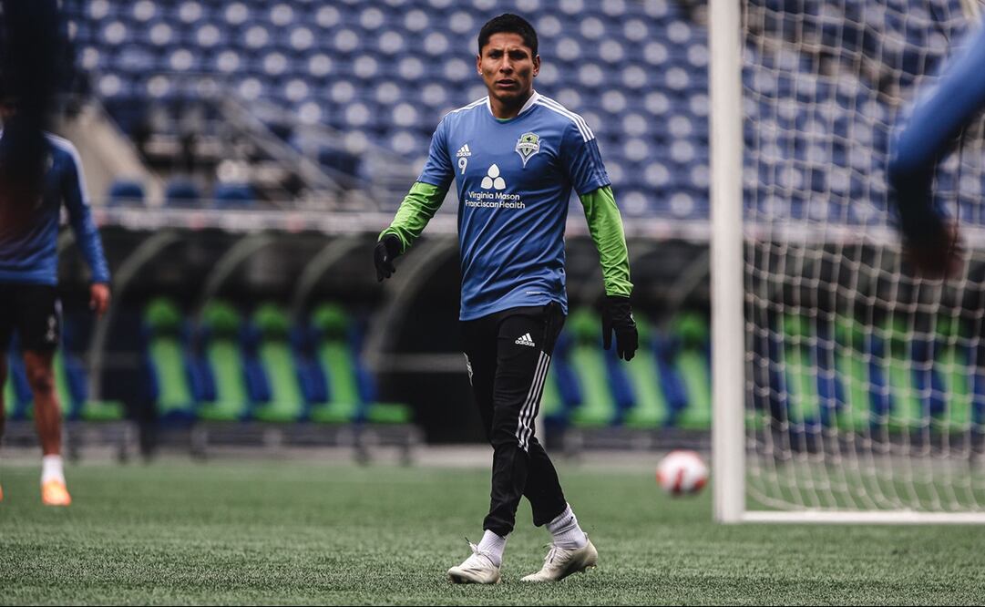 Raúl Ruidíaz en el entrenamiento con el Seattle Sounders - FOTO: @SoundersFC
