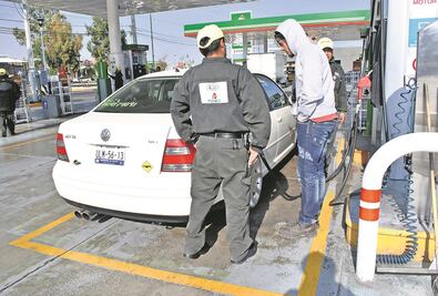 Diputados del PRI defienden 'gasolinazo'